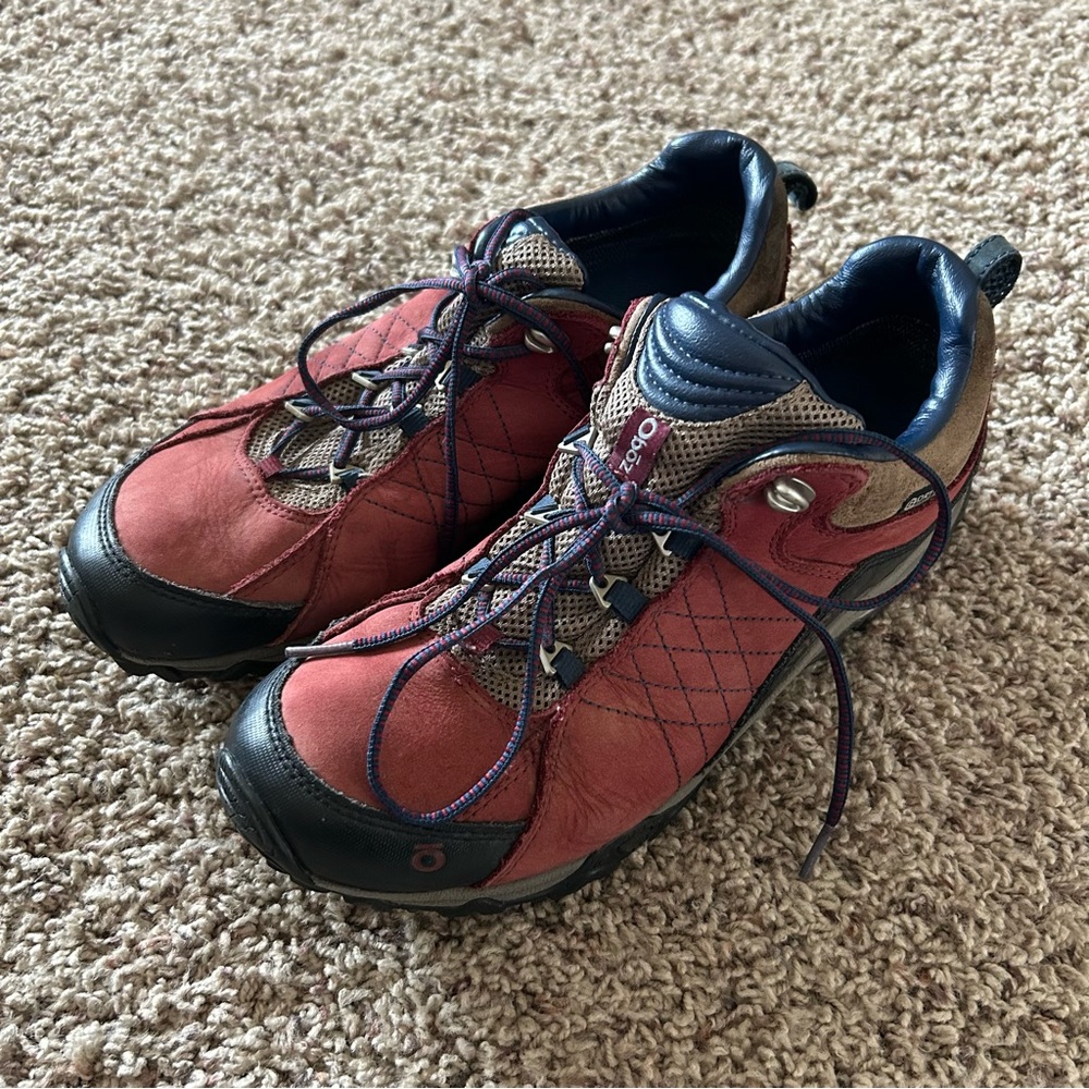 Oboz Women's Sapphire Low Waterproof Hiking Shoes in Boysenberry Size 10